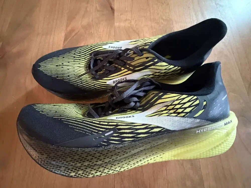 Brooks Hyperion Max Men's Road Running Shoes in Black/Blazing Yellow